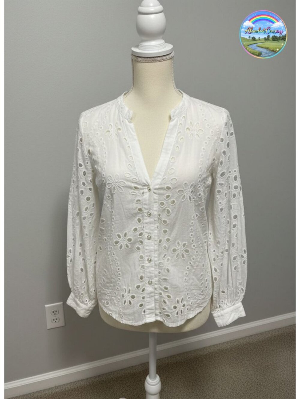 Eyelet Deep V Neck 3/4 Sleeve Blouse